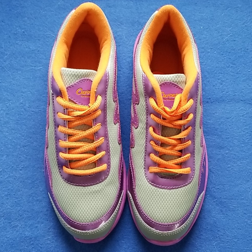 NWOT Curves shoes